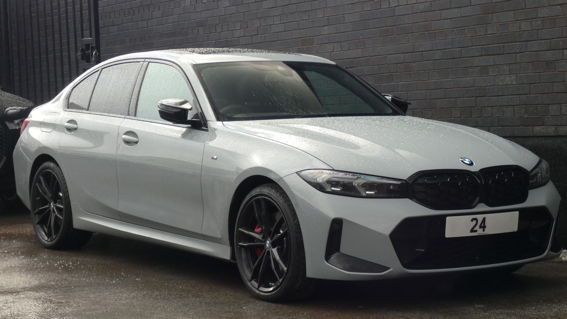 File:2024 BMW M340i xDrive - 2998cc 3.0 (374PS) Petrol - Brooklyn Grey - 11-2024, Front.jpg