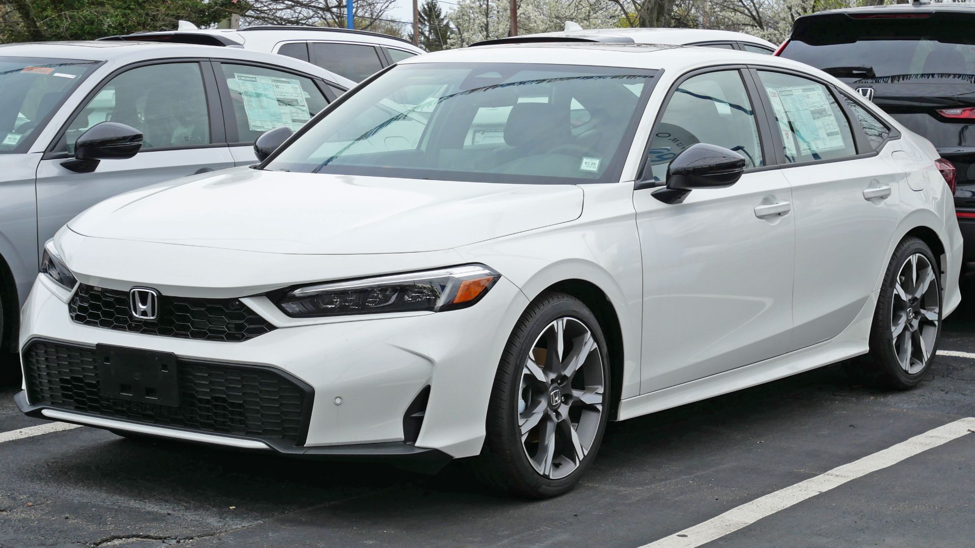 File:2025 Honda Civic Hybrid Sport Touring (facelift), front 4.18.25.jpg