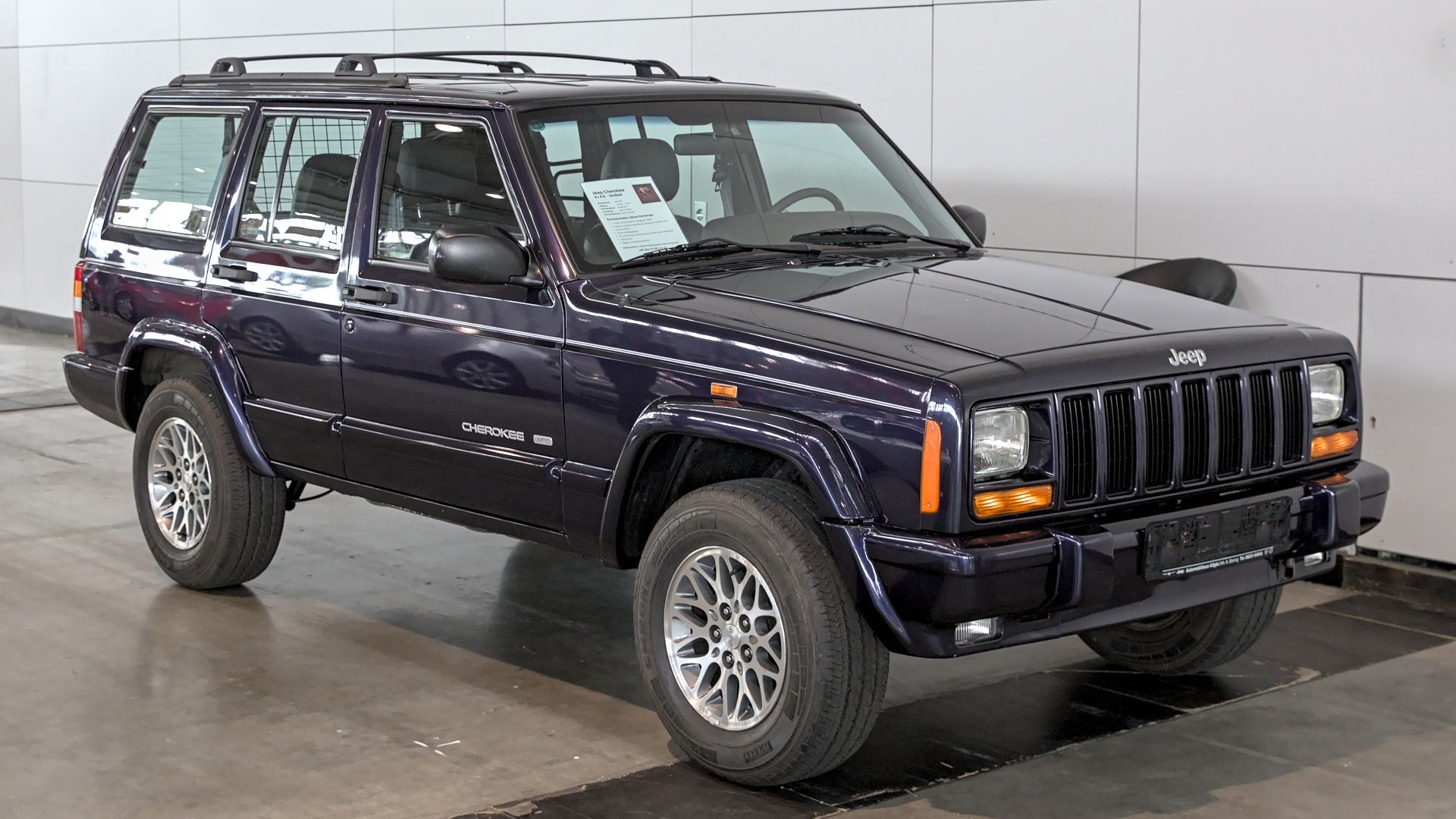 File:1999 Jeep Cherokee (XJ) 1X7A6692.jpg