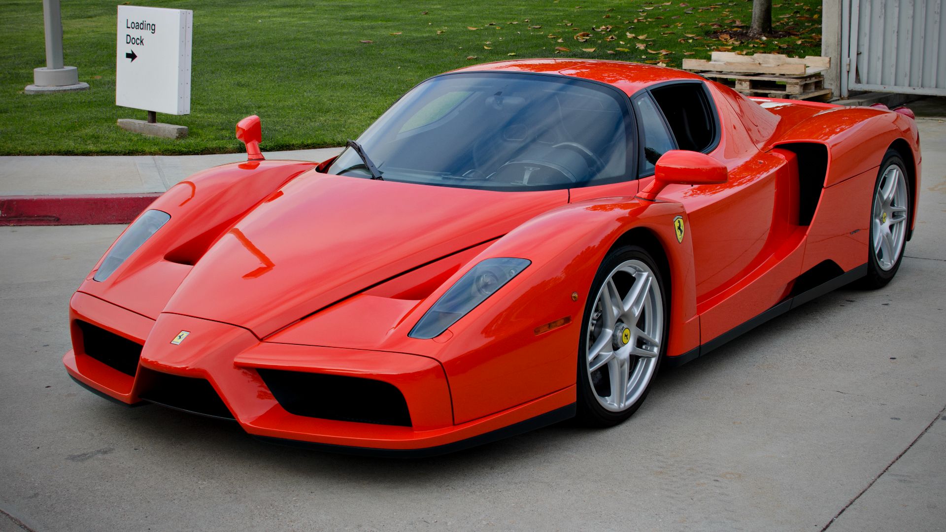 File:Orange Enzo Ferrari (7191948164).jpg