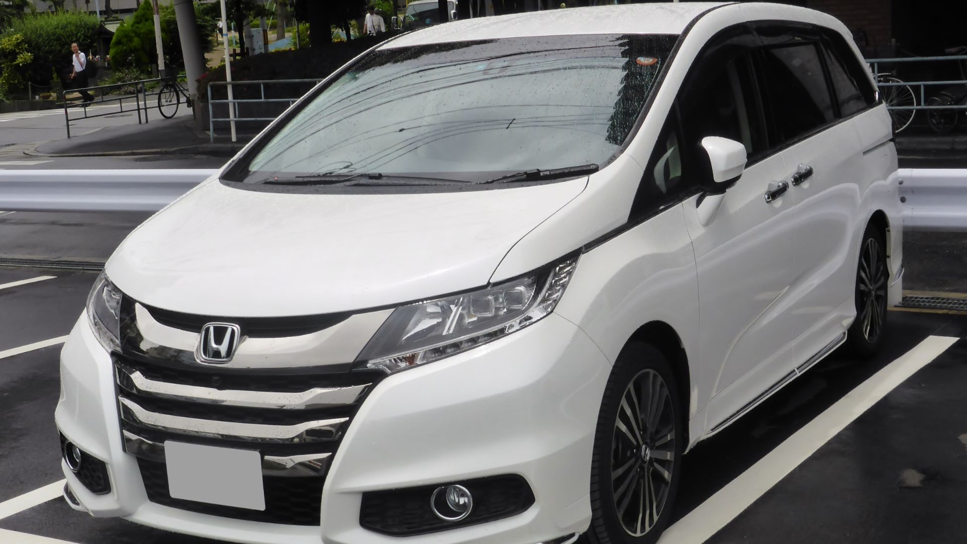 File:Honda ODYSSEY ABSOLUTE EX (RC1) front.jpg