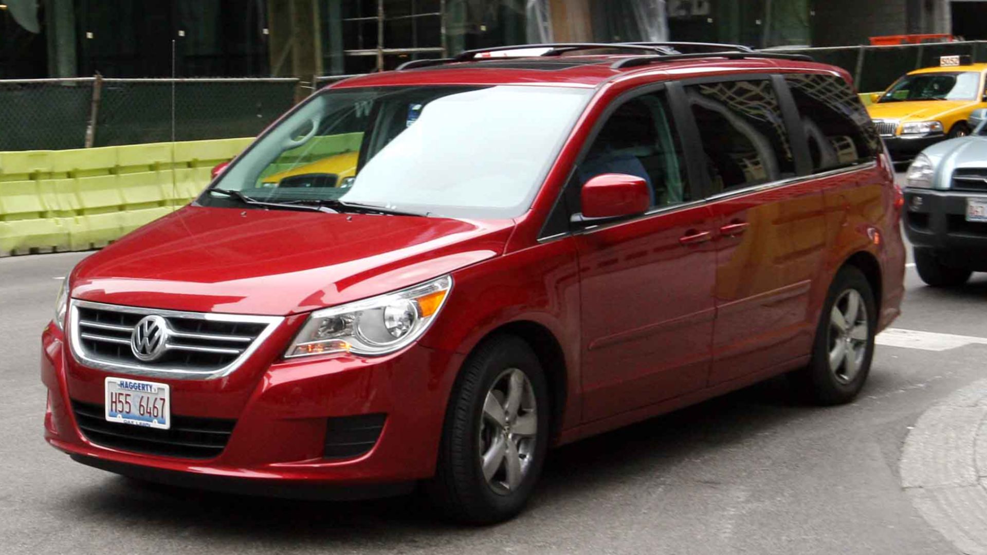 File:Volkswagen Routan.jpg