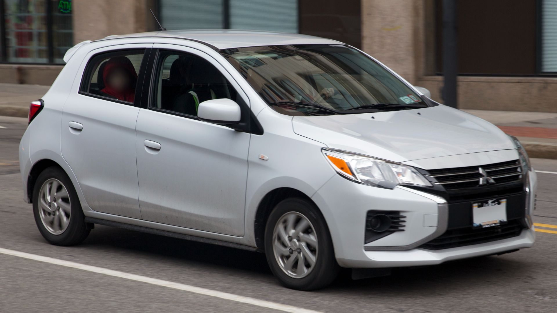 File:2021 Mitsubishi Mirage Carbonite Edition in White Diamond, front right.jpg