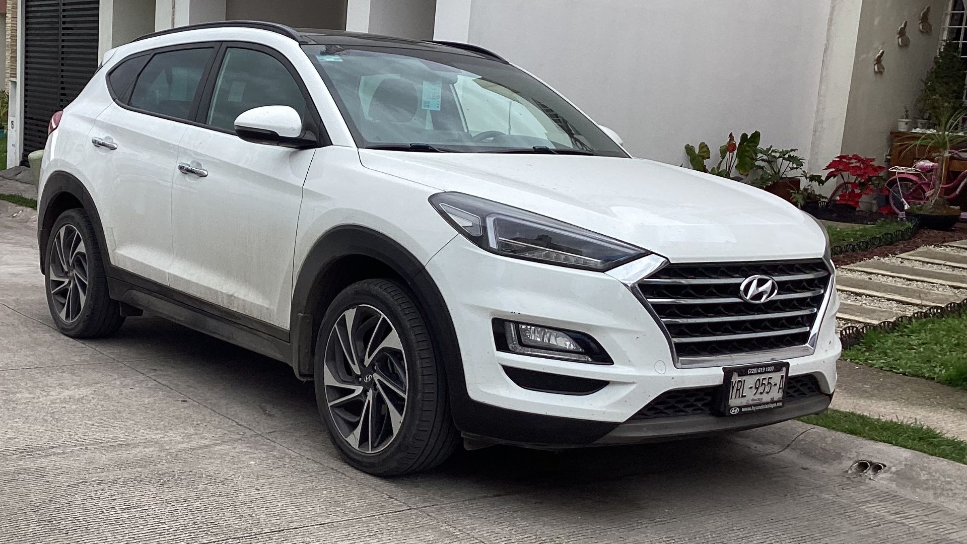 File:Hyundai Tucson 2021 color blanco.jpg