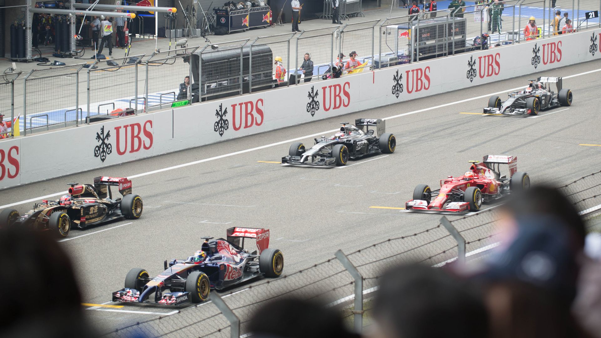 File:2014 Chinese Grand Prix - Start of the race.jpg