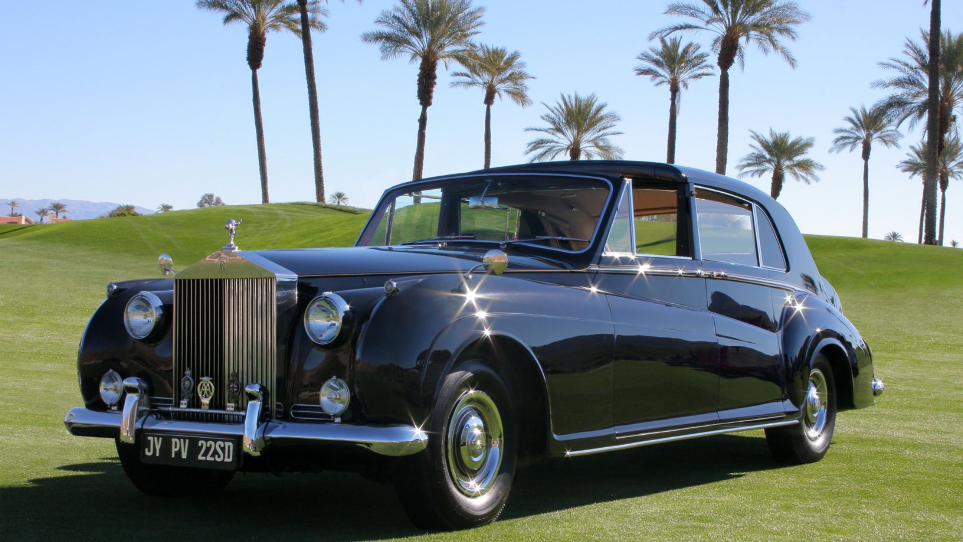 File:RR Phantom V James Young Sedanca de Ville.jpg