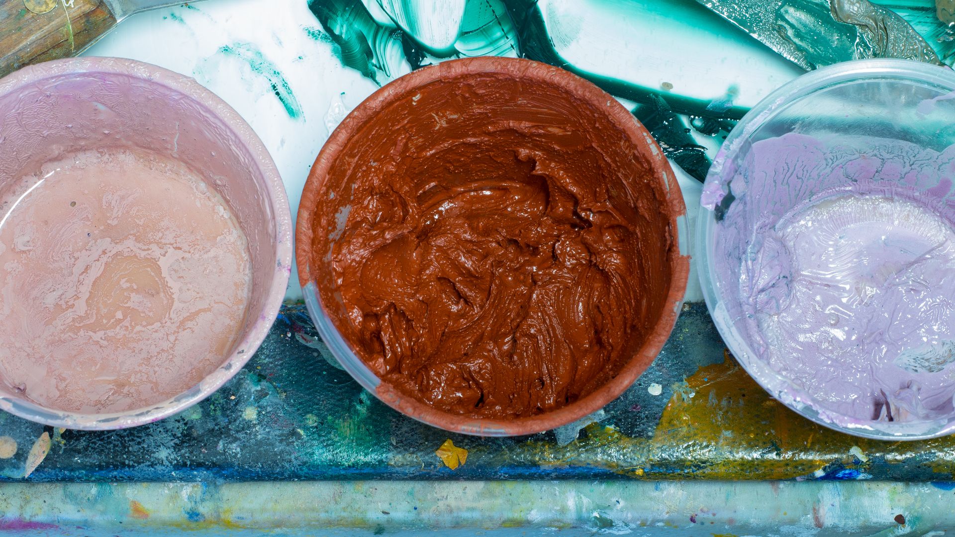 File:Oil paints, one with wax (30791).jpg