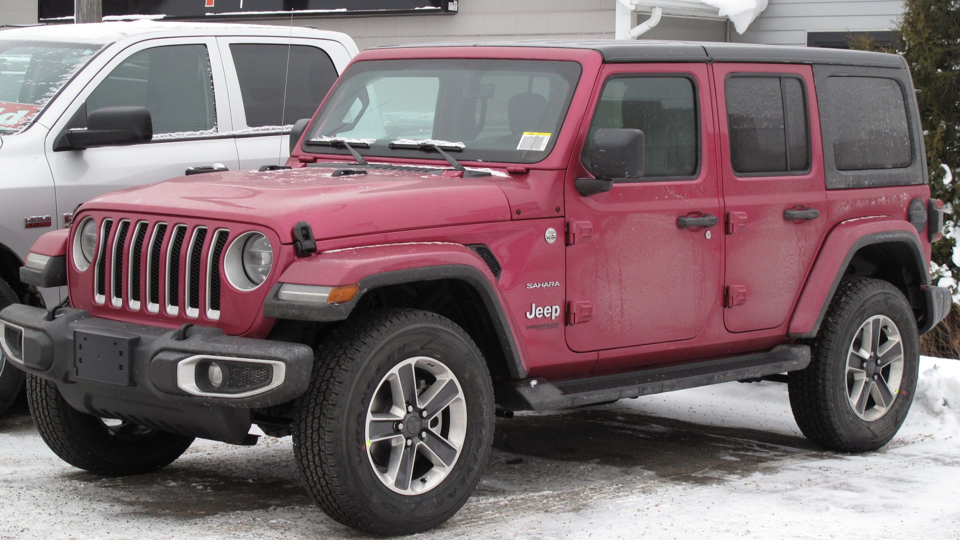 File:2022 Jeep Wrangler Unlimited Sahara in Tuscadero Pearl, Front Left, 01-16-2022.jpg