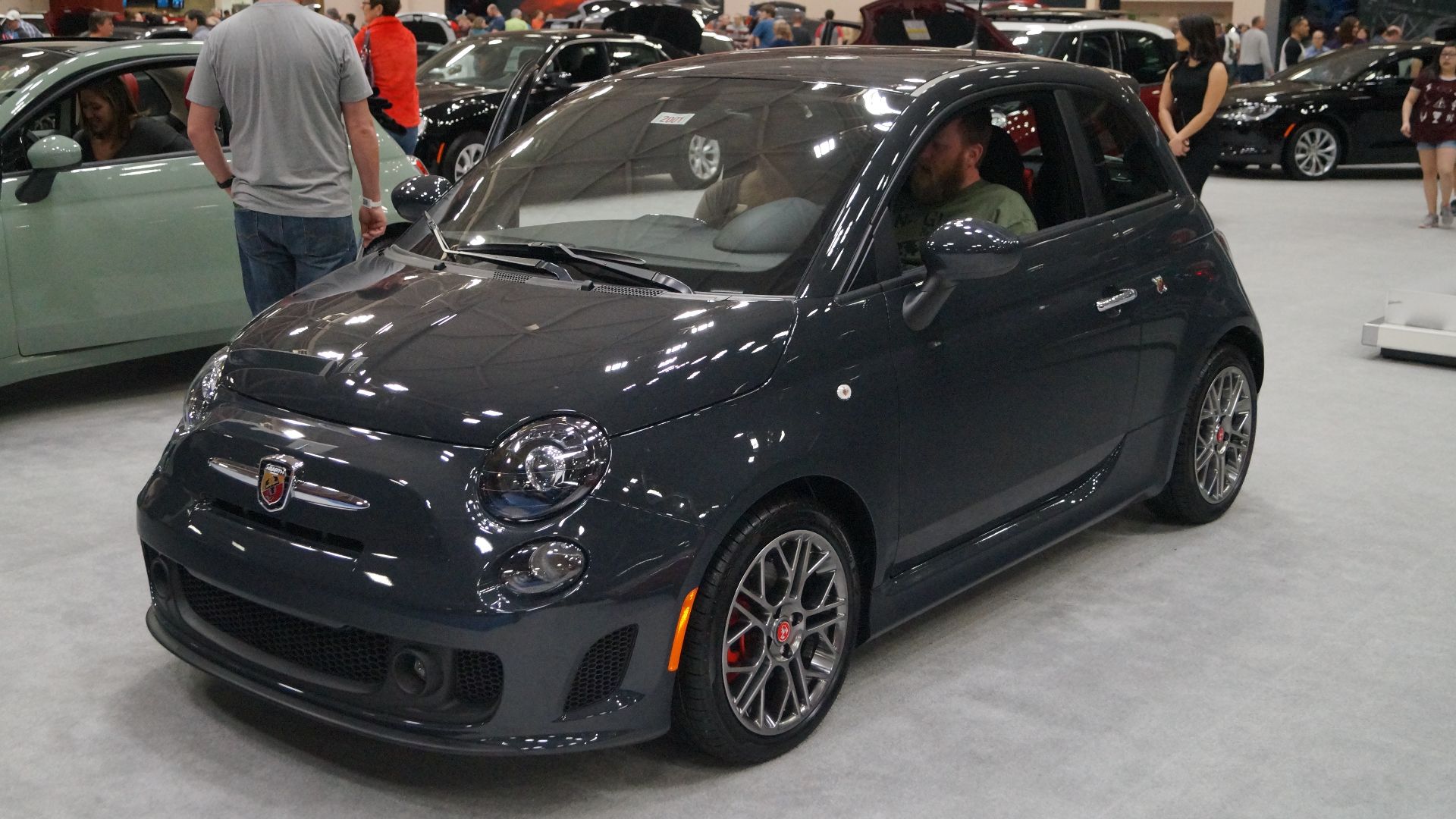 File:2016 Fiat 500 Abarth (25675857381).jpg