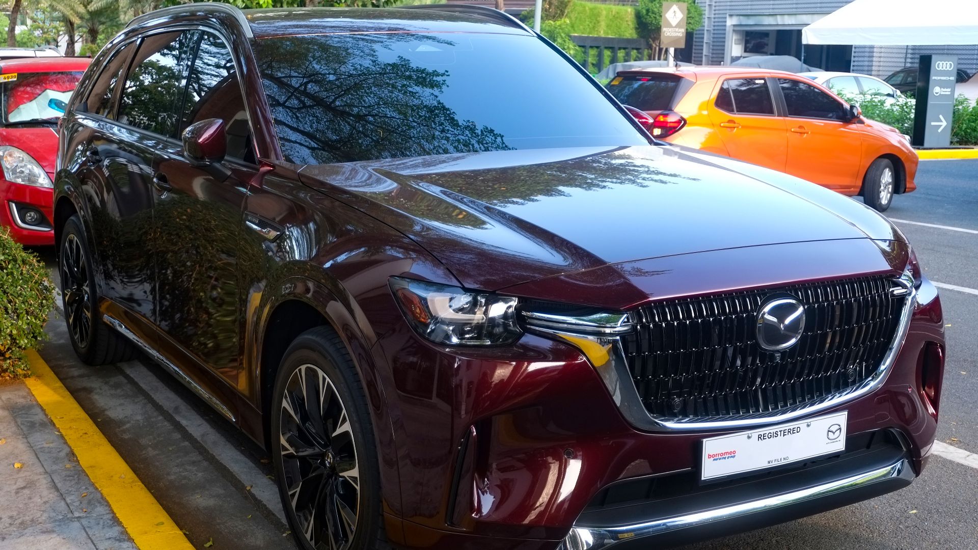 File:Mazda CX-90 3.3 e-Skyactiv-G AWD HEV Turbo Exclusive Artisan Red Premium.jpg