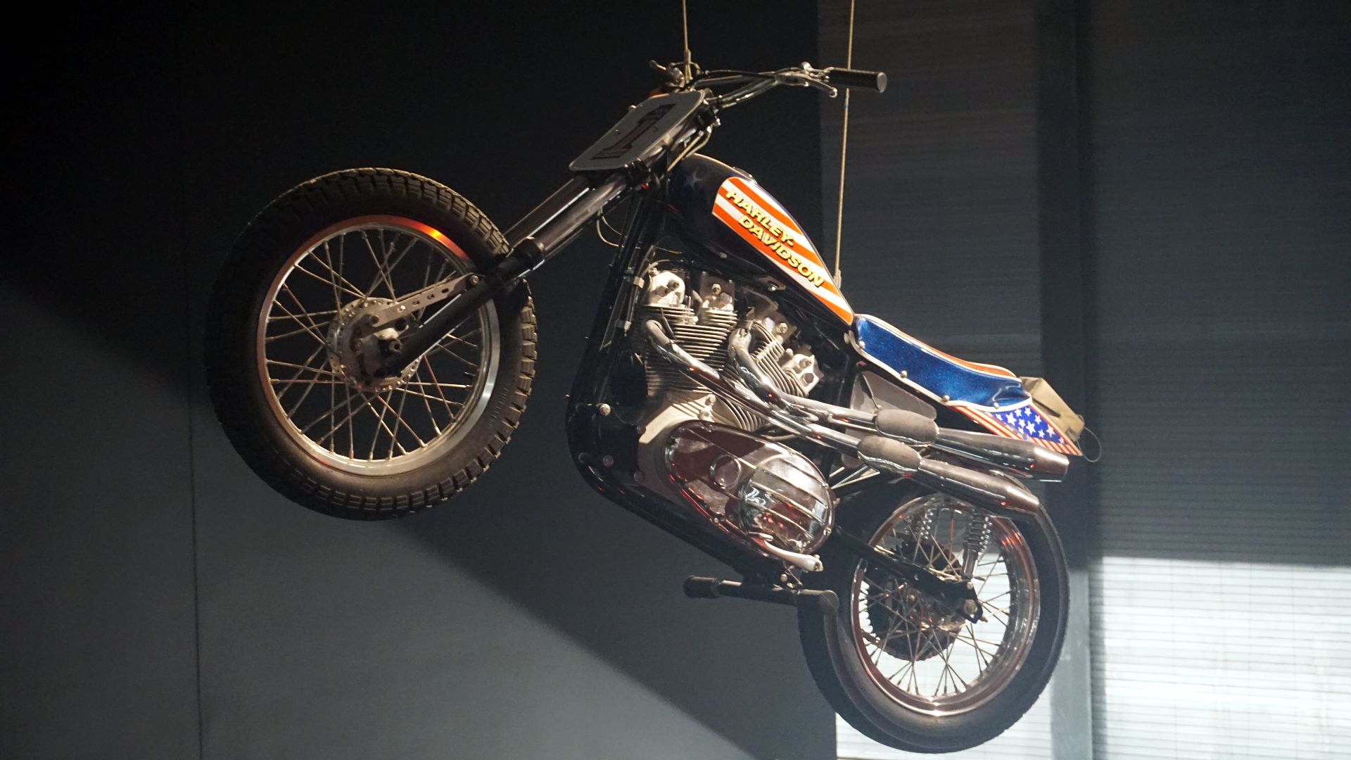 File:Harley-Davidson Museum December 2023 63 (2000 XR-750--OHV V-Twin).jpg