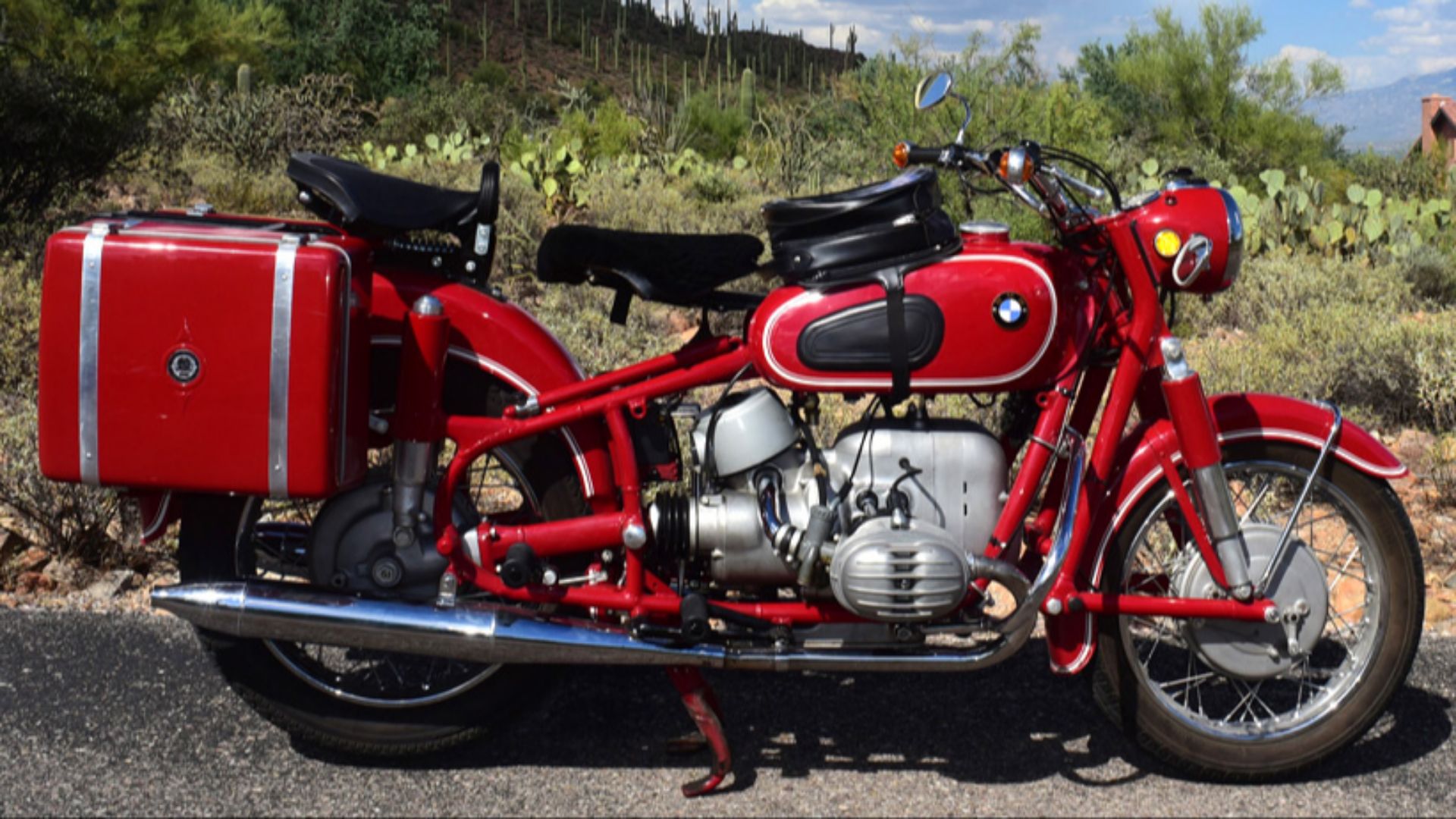 File:Granada red 1967 BMW R60-2.jpeg