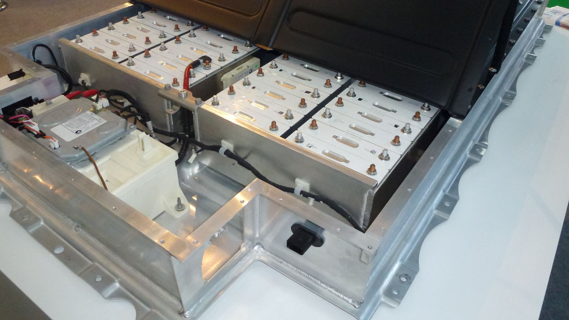 File:Lithium-Ion Battery for BMW i3 - Battery Pack.JPG