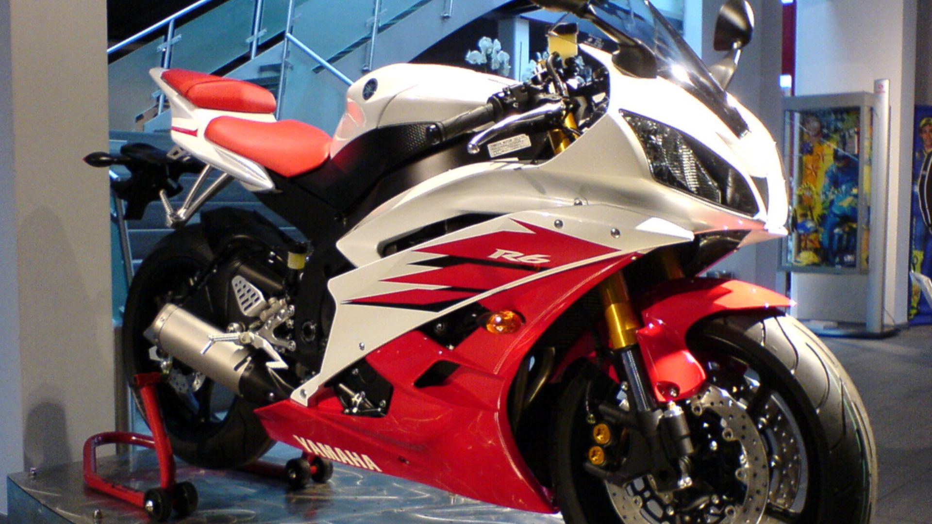 File:Yamaha YZF R6 2006 red.jpg