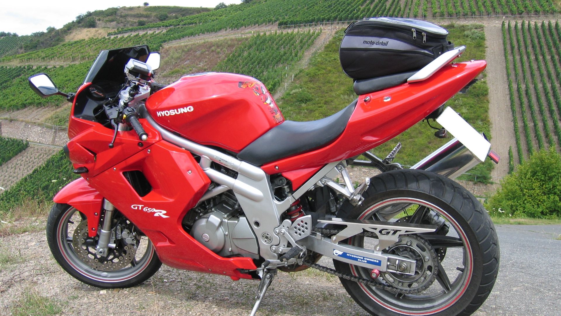 File:Hyosung-GT-650-R.jpg