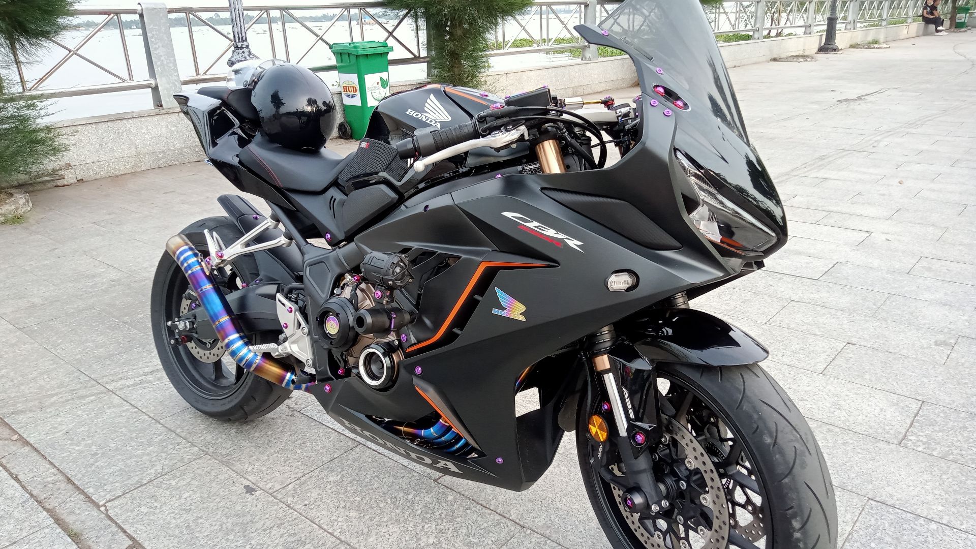 File:Honda CBR 650R.jpg