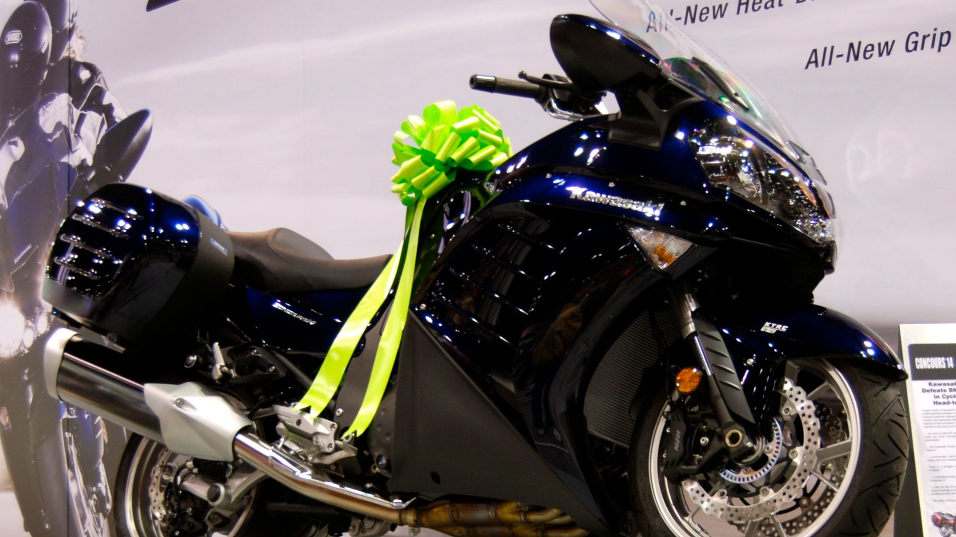 File:2010 Kawasaki Concours 14 at the 2009 Seattle International Motorcycle Show 2.jpg