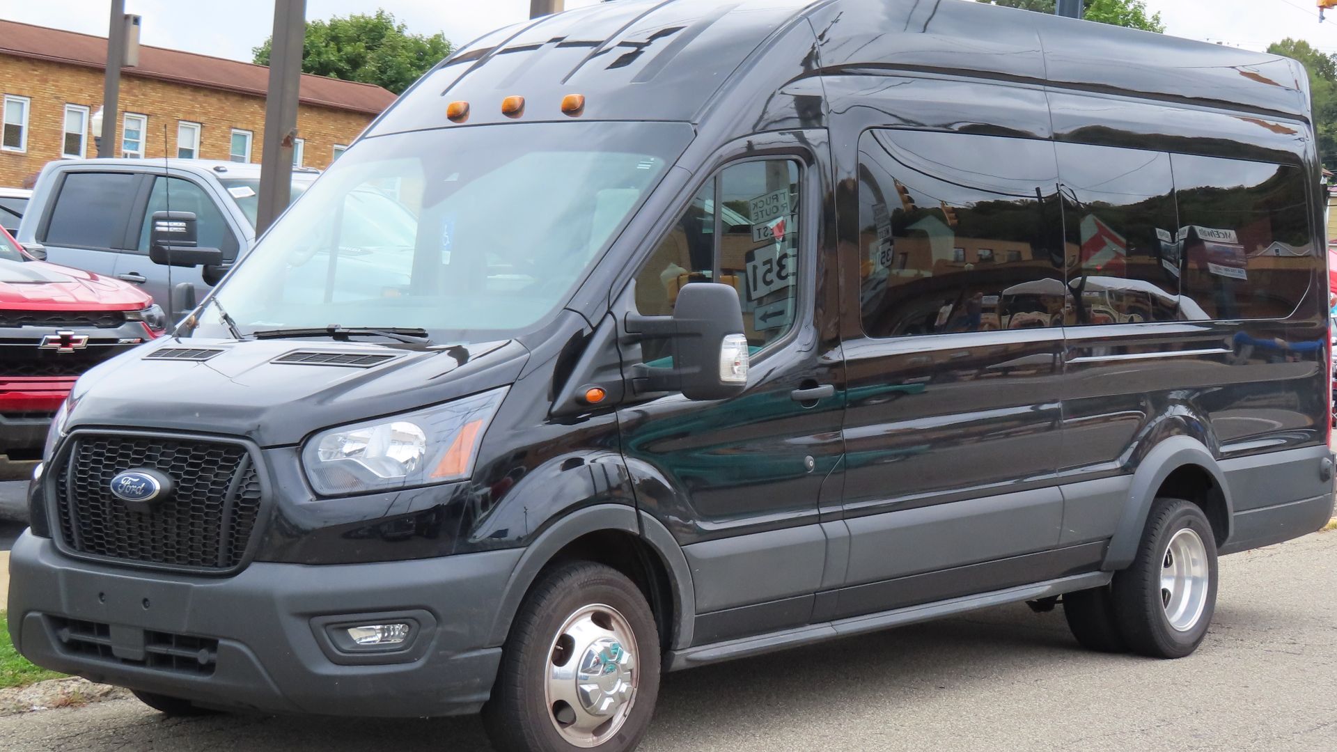File:2023 Ford Transit T-350HD XL high roof extended length passenger van, front left, 09-28-2024.jpg