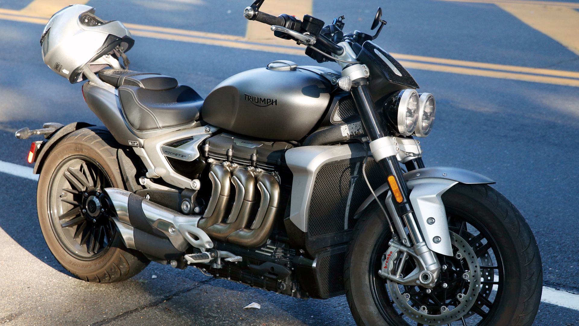 File:2023 Triumph Rocket 3 R in Matte Silver Ice, front right.jpg