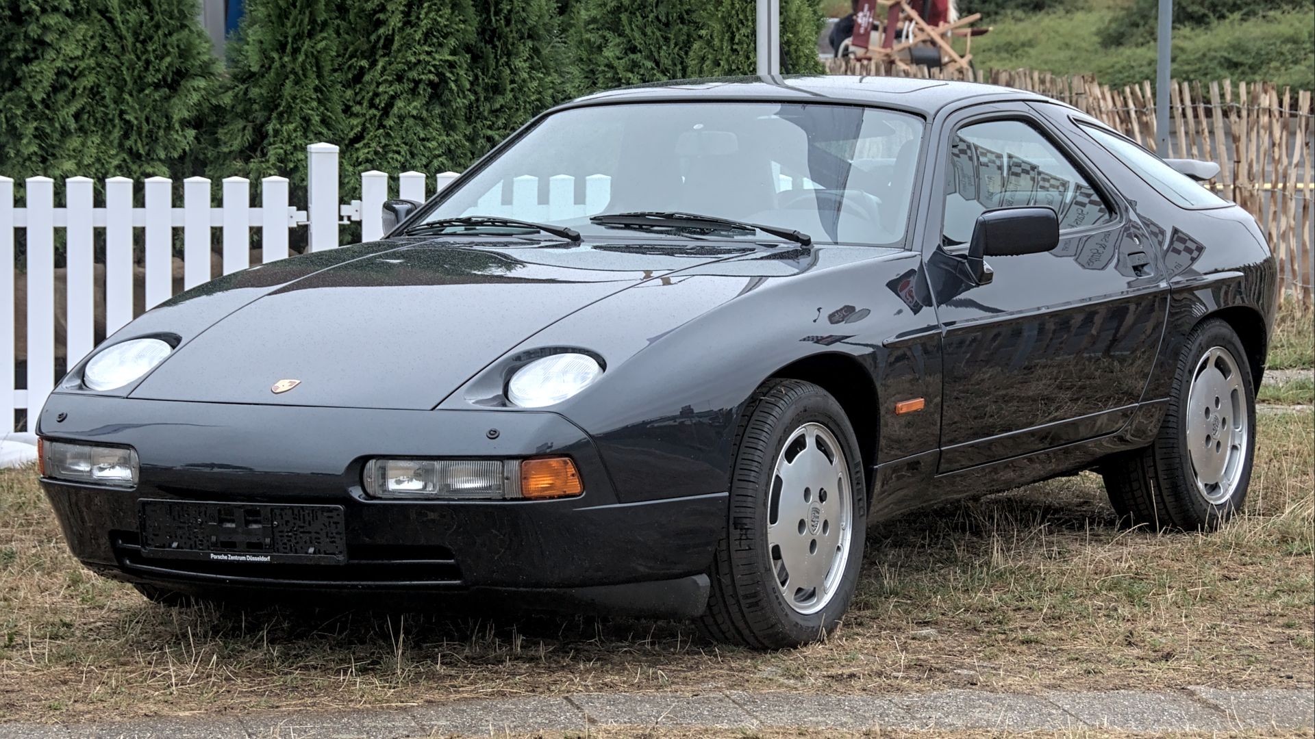 File:Porsche 928 Classic-Days 2022 DSC 0022.jpg