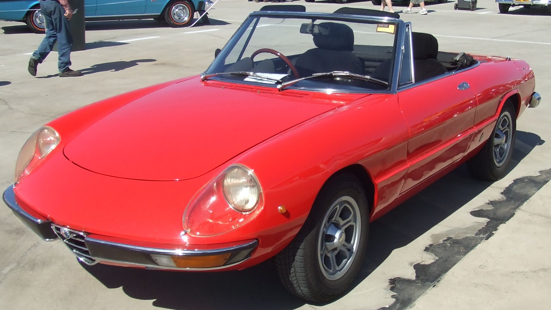 File:Alfa Romeo Spider 2000 Series 2 (15822950778).jpg