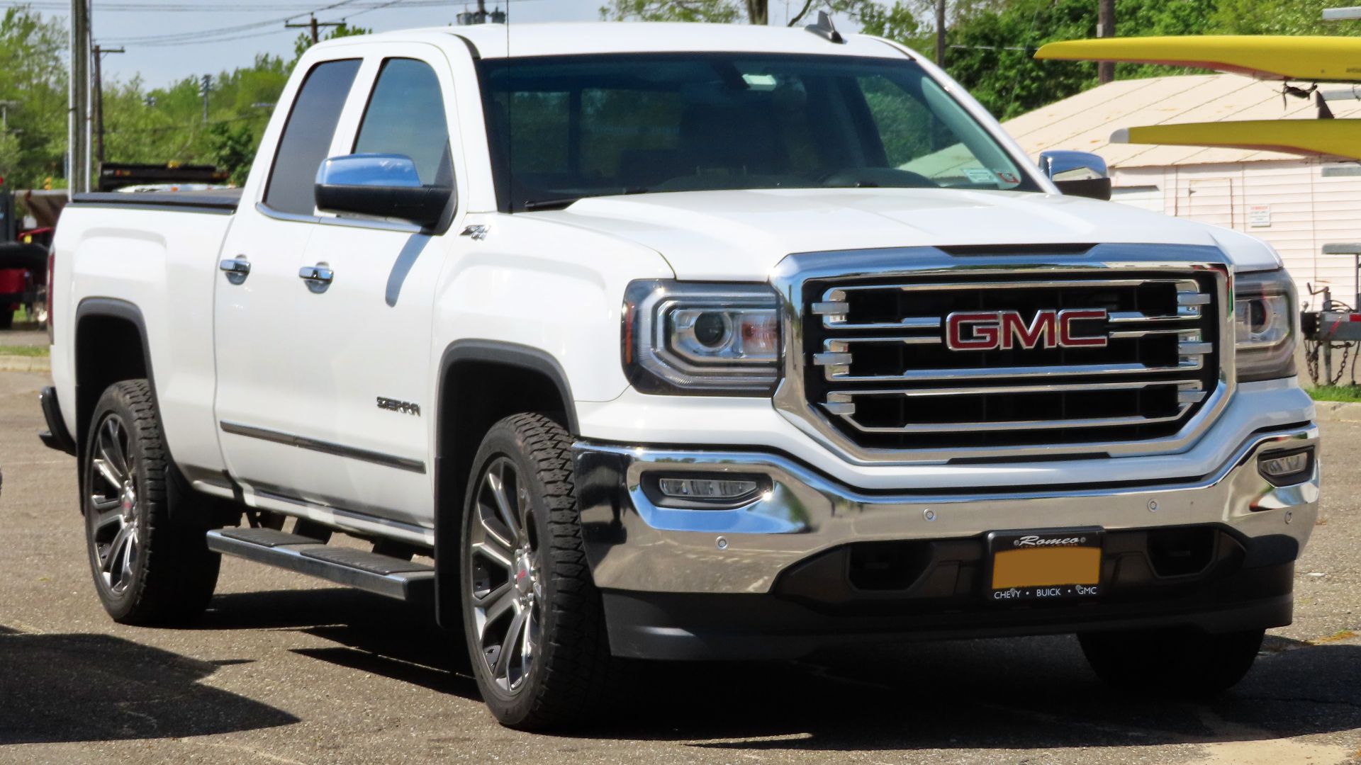 File:2018 GMC Sierra 1500 SLT, front 5.19.20.jpg