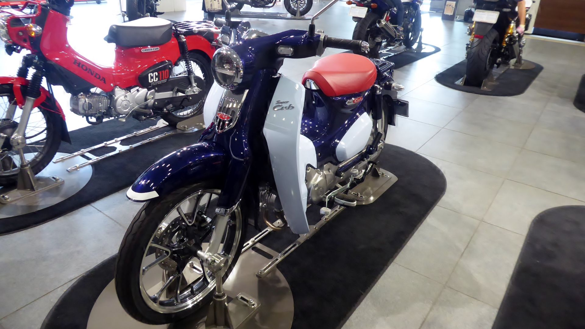 File:Honda Super Cub C125 (2BJ-JA48) front.jpg