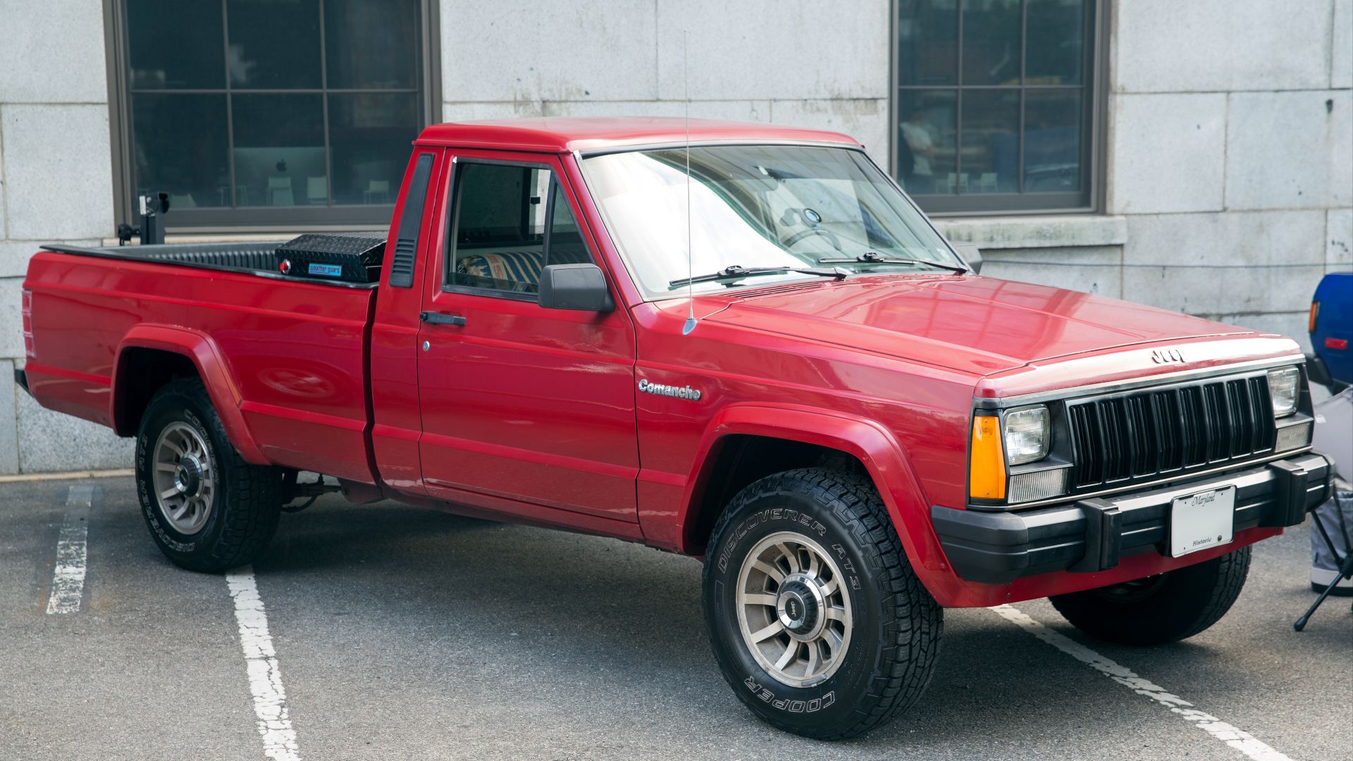 File:1989 Jeep Comanche Pioneer 2WD in Colorado Red, front right.jpg