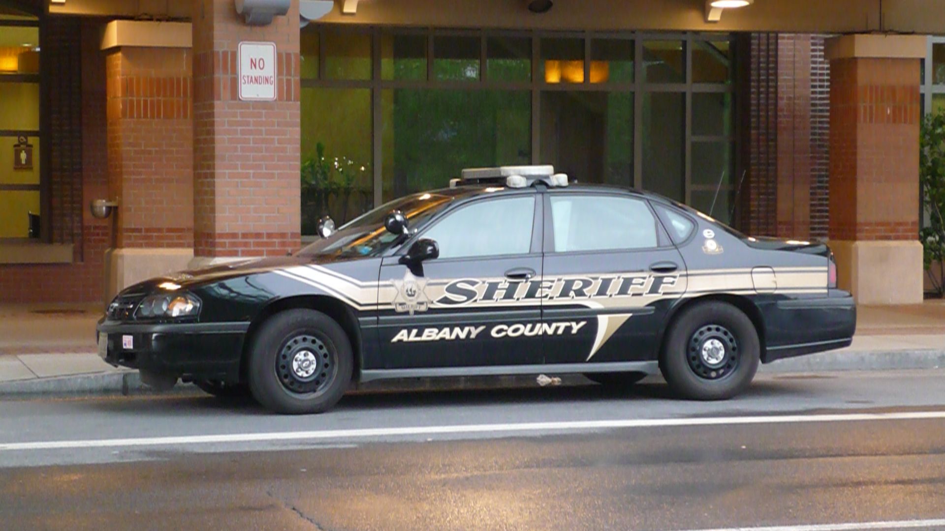 File:2006 Chevrolet Impala 9C1.jpg