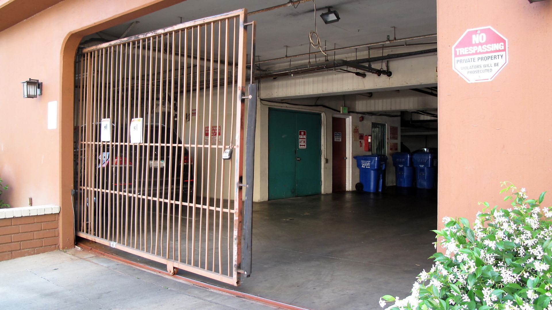 File:Half-open sliding garage door.jpg