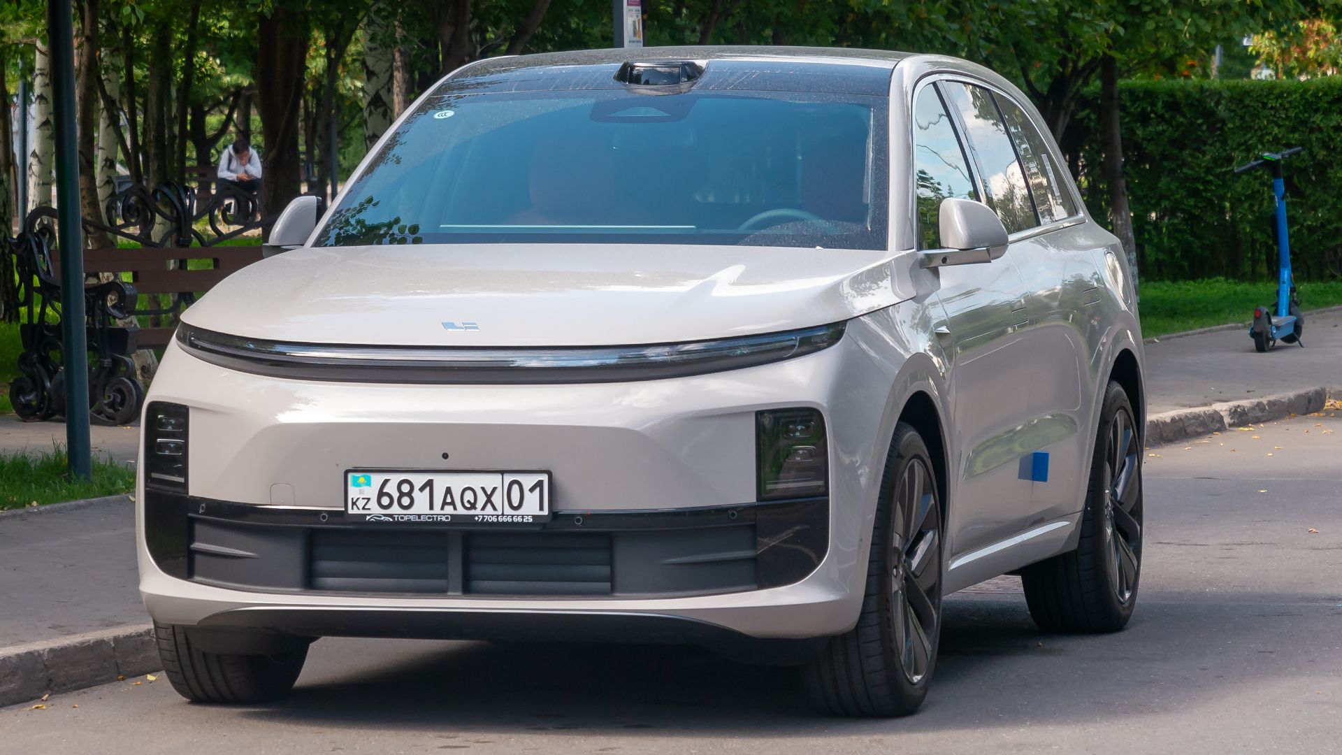 File:Li L9, Astana (P1190742).jpg