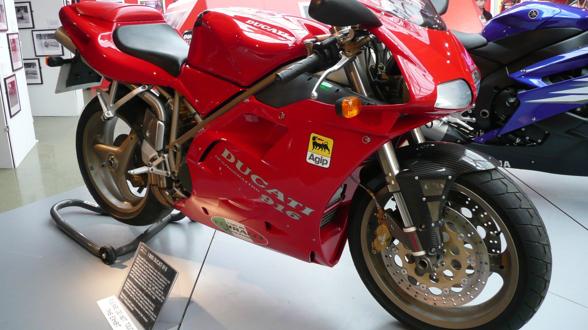 File:Ducati 916.JPG