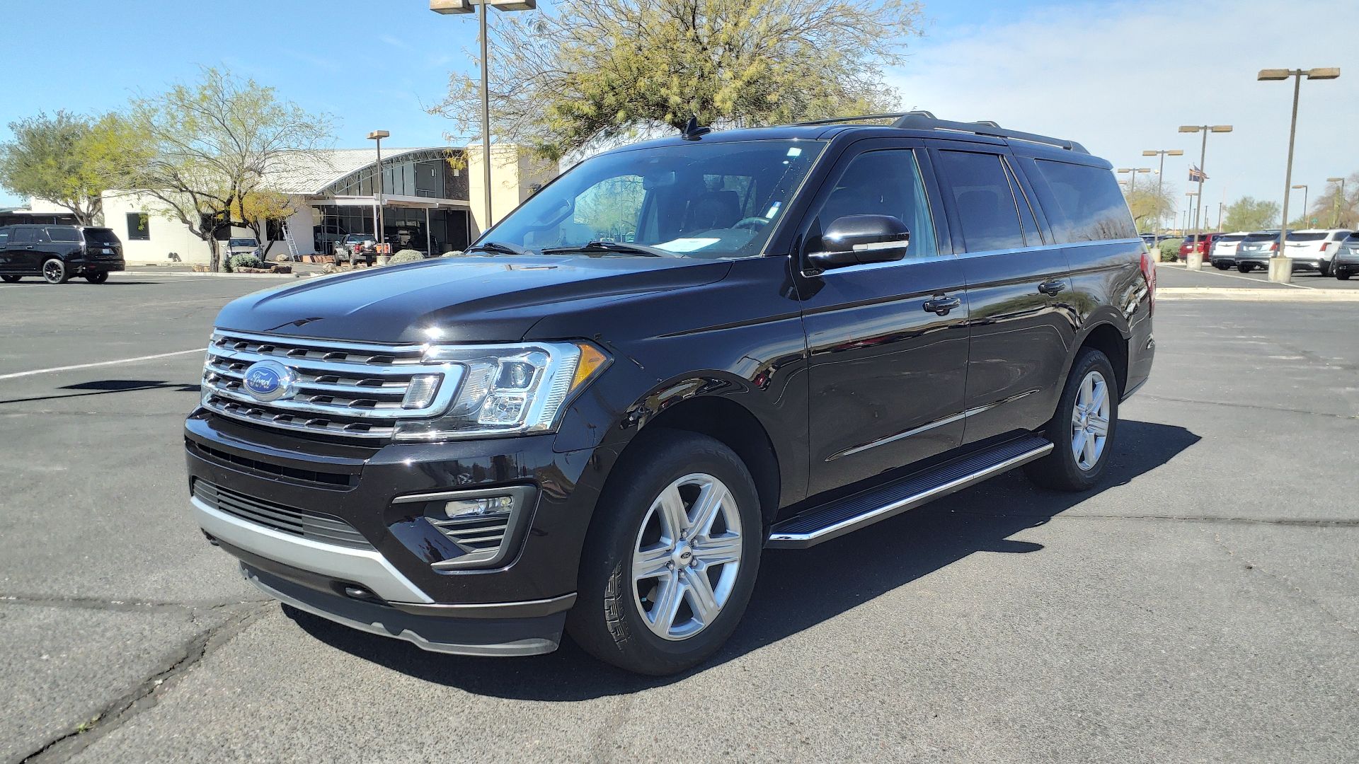 File:19 Ford Expedition Max XLT.jpg