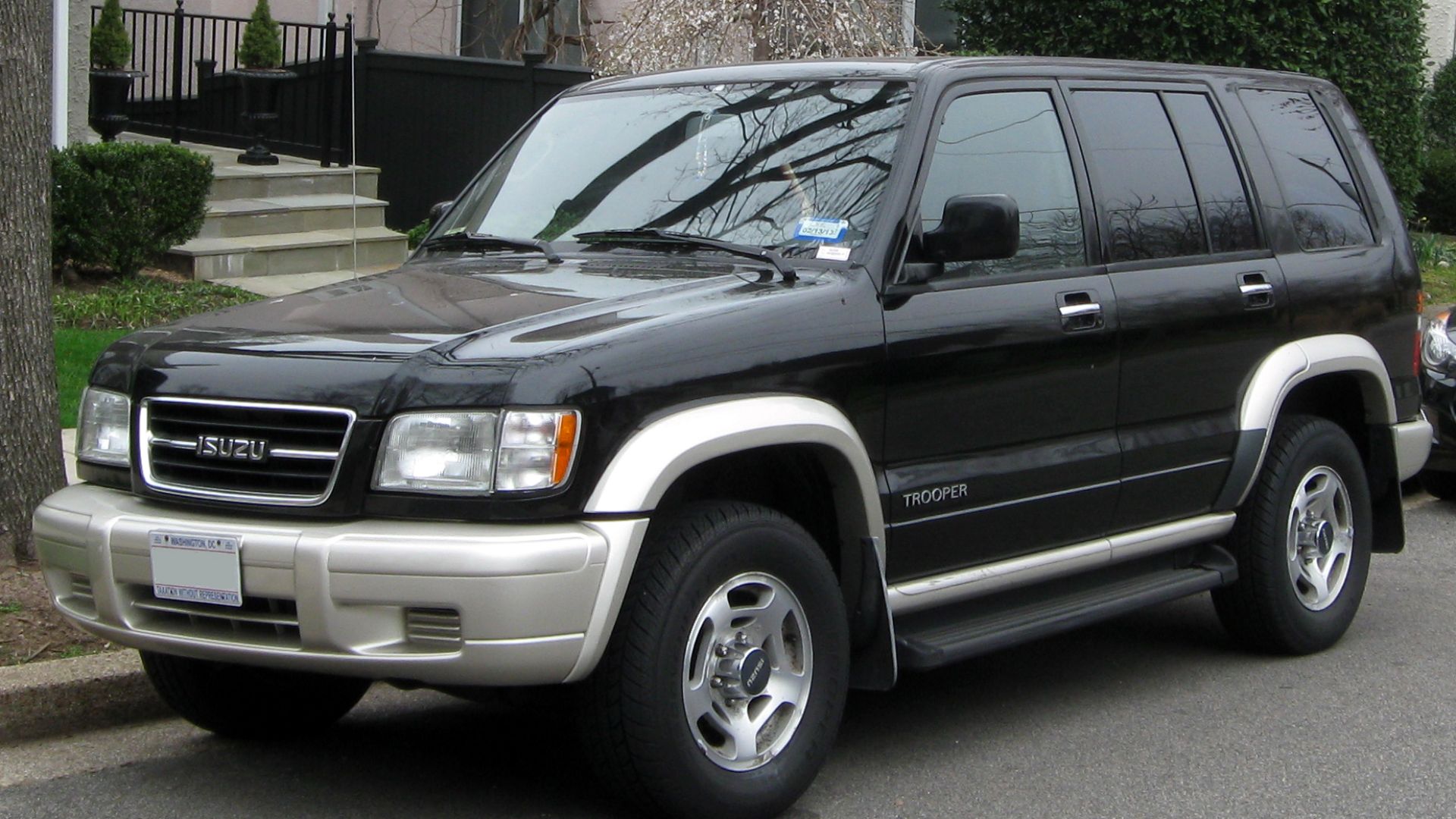 File:Isuzu Trooper -- 03-16-2012.JPG