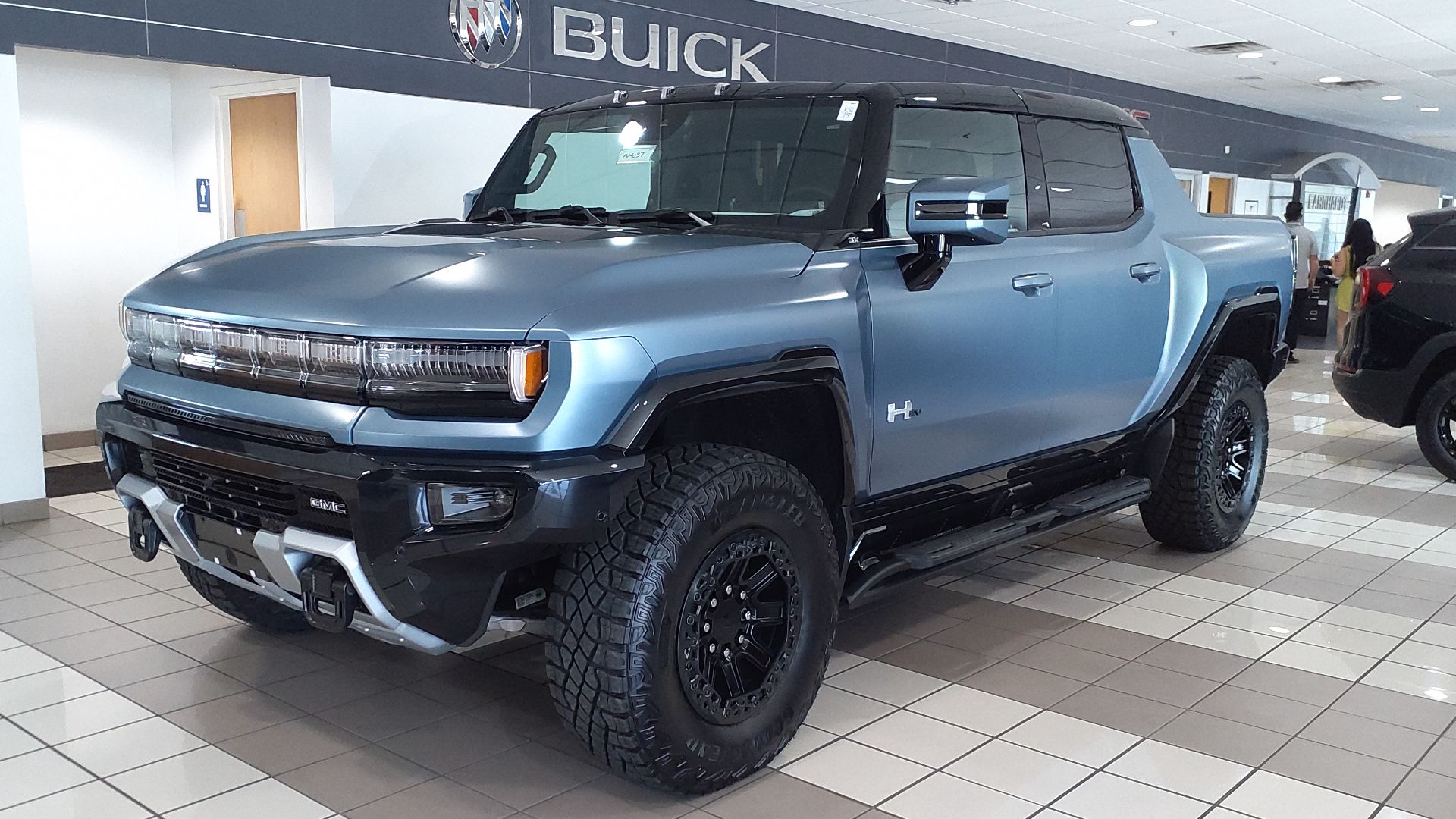 File:24 GMC Hummer EV 3X Omega Edition Pickup.jpg