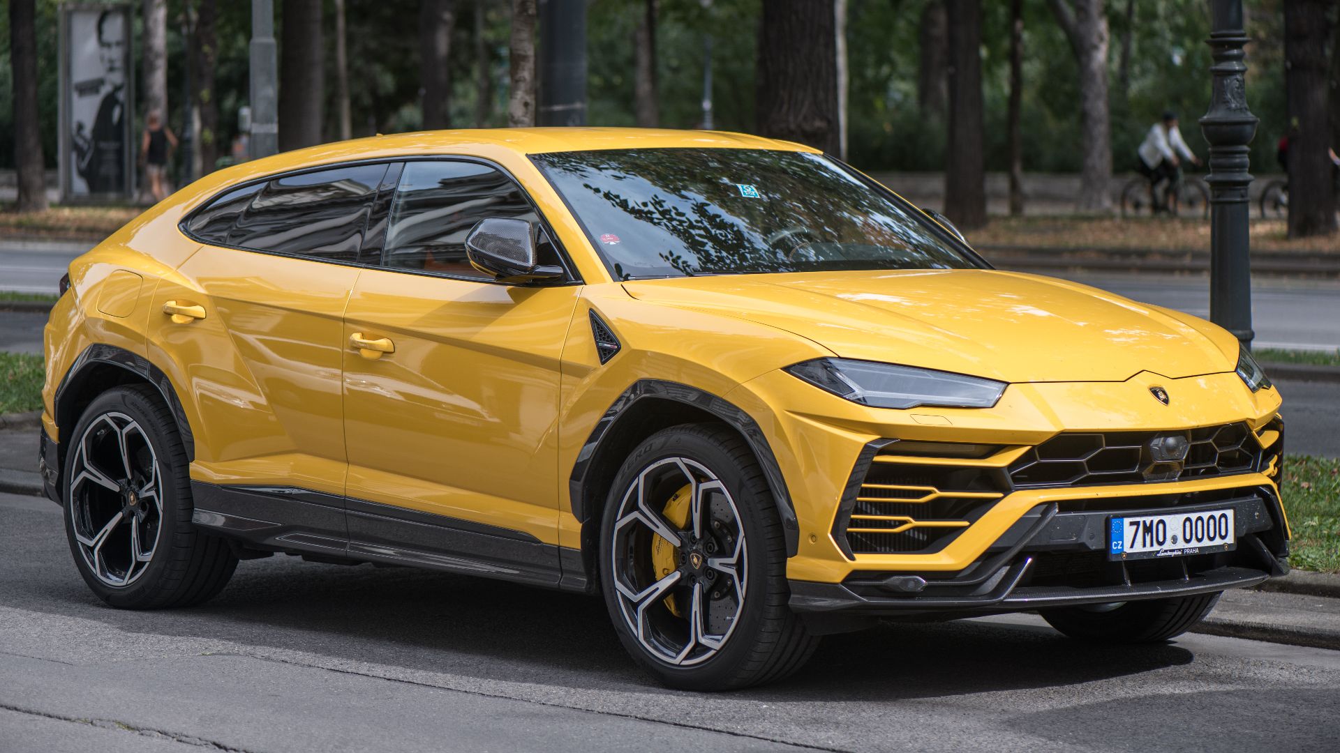 File:Lamborghini Urus 19.09.20 JM (2).jpg