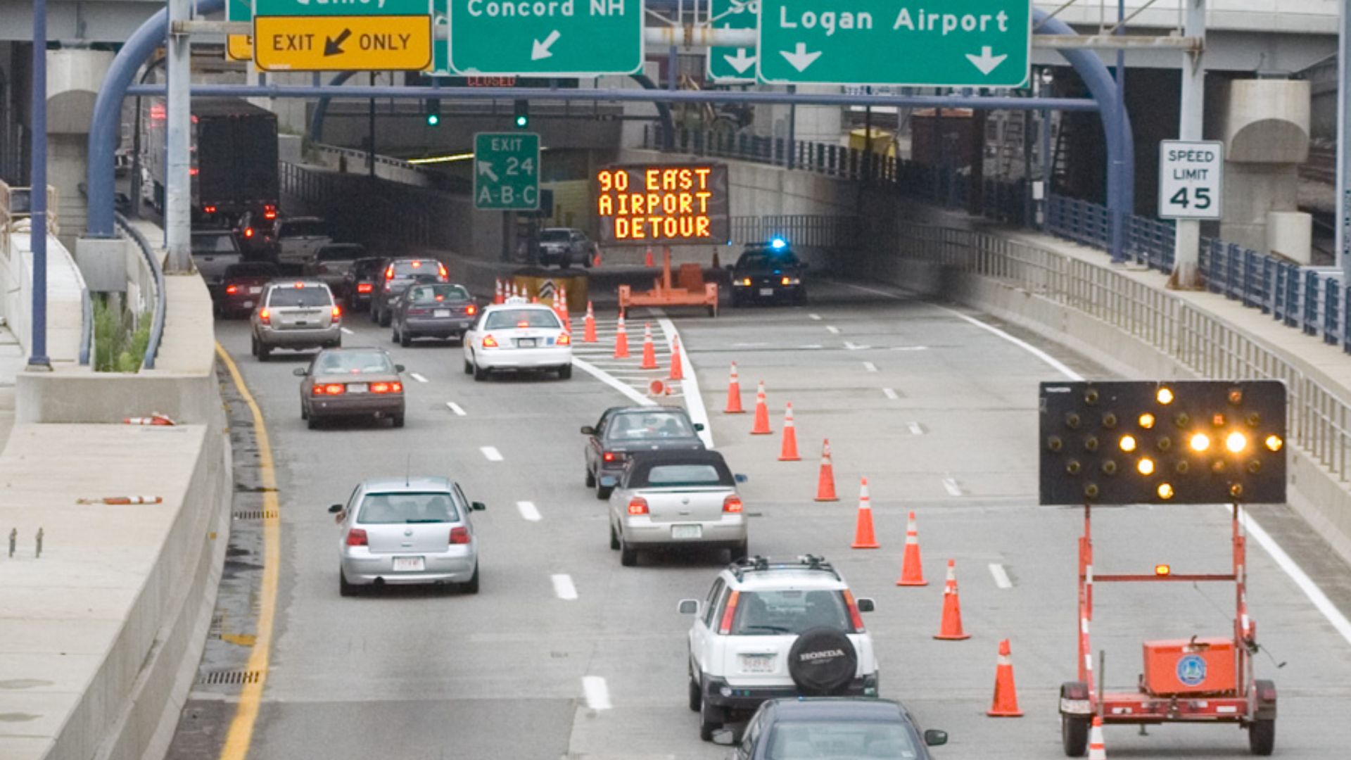 File:Boston traffic re-routed Ted Williams tunnel, 2006.jpg