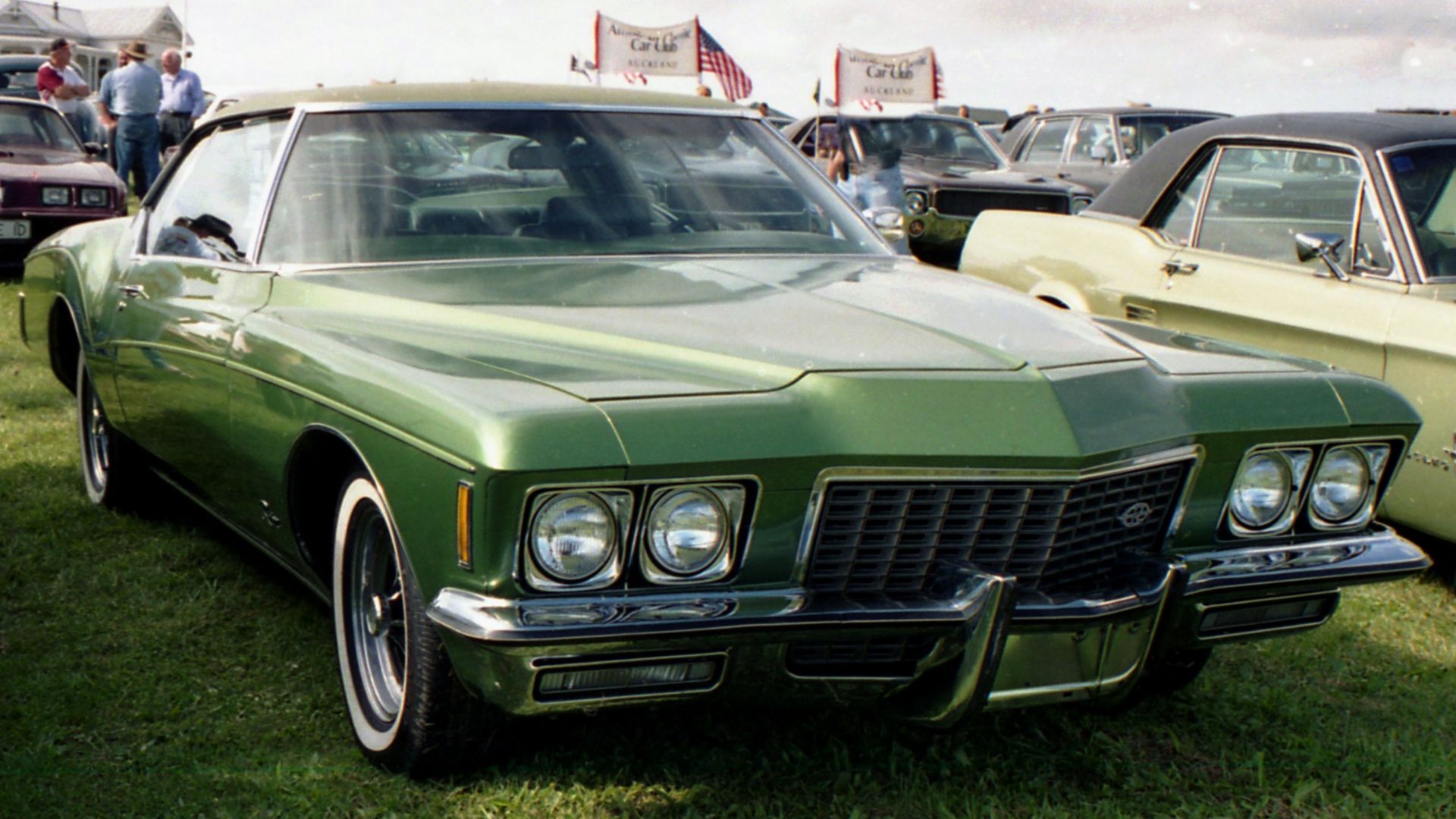 File:Buick Boattail Riviera (20966049283).jpg