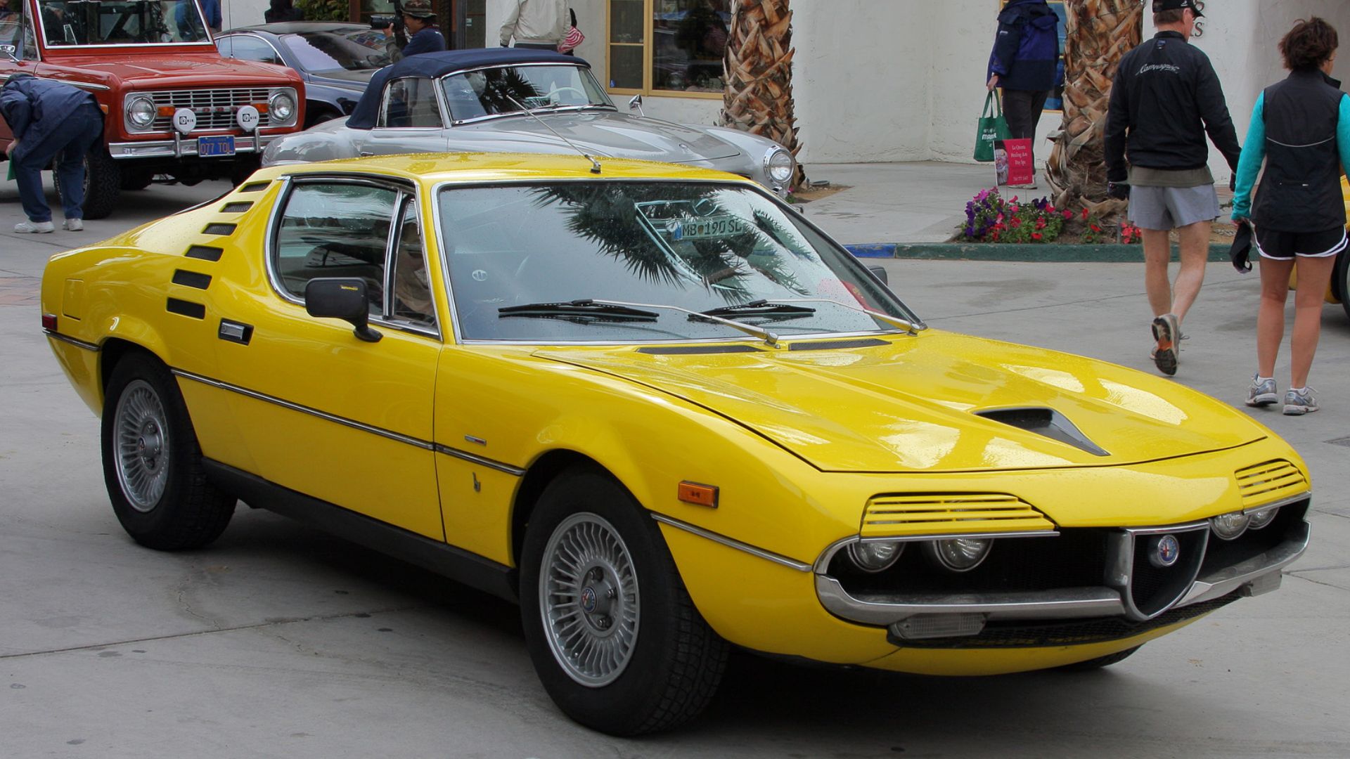 File:1974 Alfa Romeo Montreal - yellow - fvr.jpg