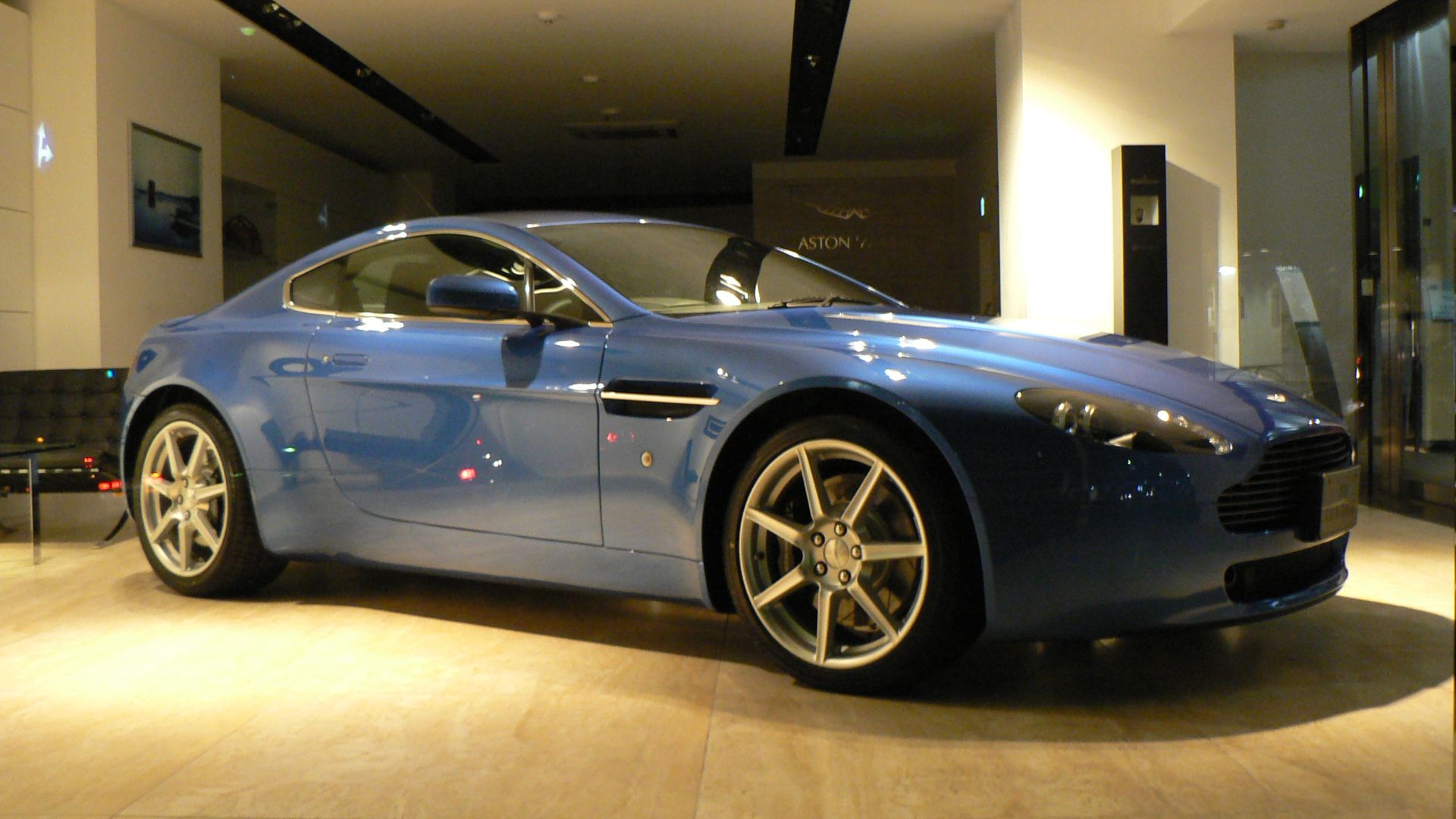 File:Aston Martin V8 Vantage blue.jpg
