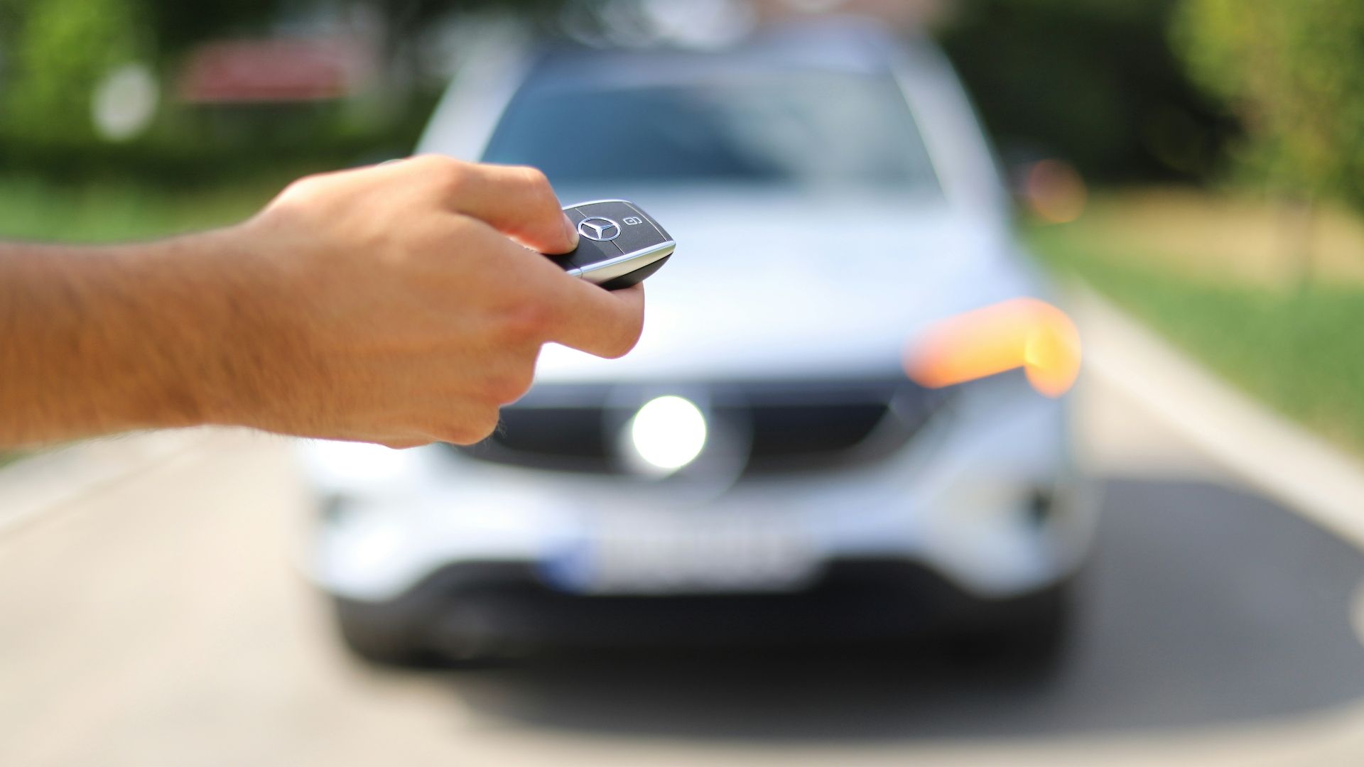 a hand holding a phone