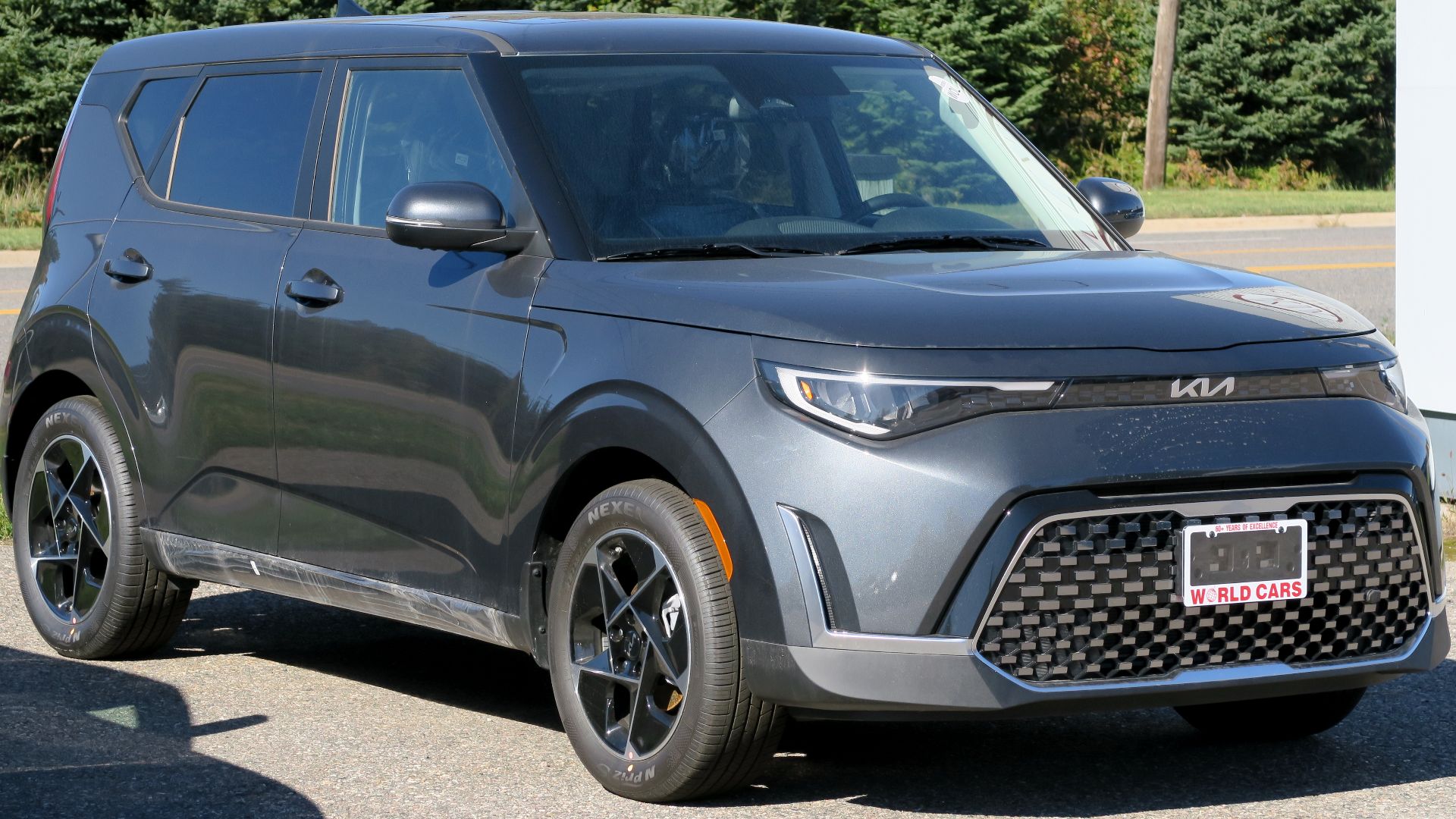 File:2025 Kia Soul EX+ in Gravity Grey, front right, 2024-09-29.jpg