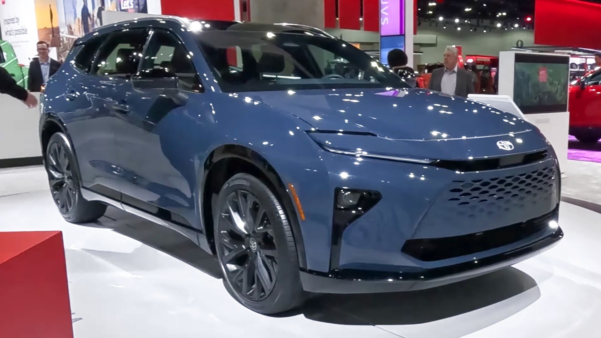 File:2025 Toyota Crown Signia Hybrid Limited (United States) front view.png