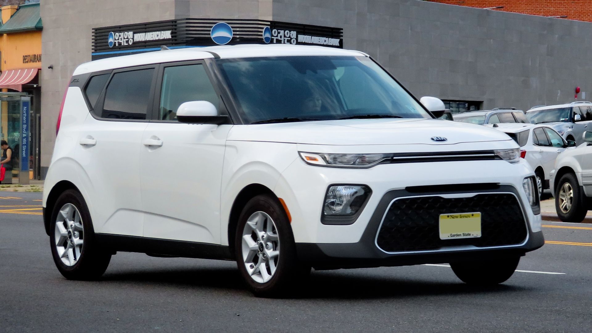 File:2020 Kia Soul S, front 9.4.19.jpg