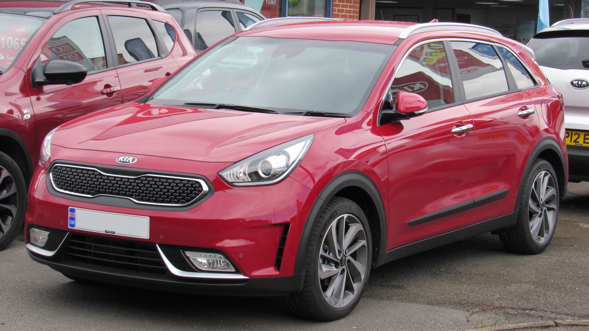 File:2017 Kia Niro 3 S-A 1.6.jpg