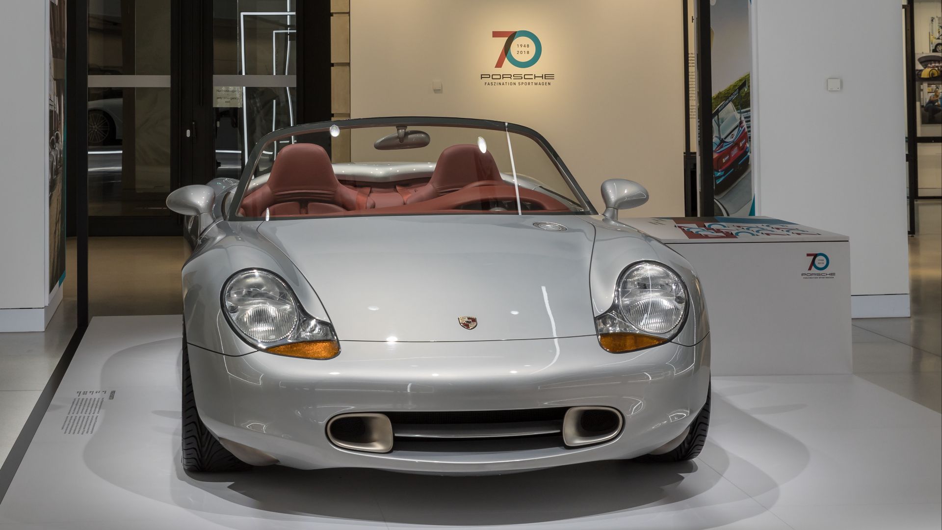 File:Porsche Boxster Concept, Berlin (1X7A3894) (cropped).jpg