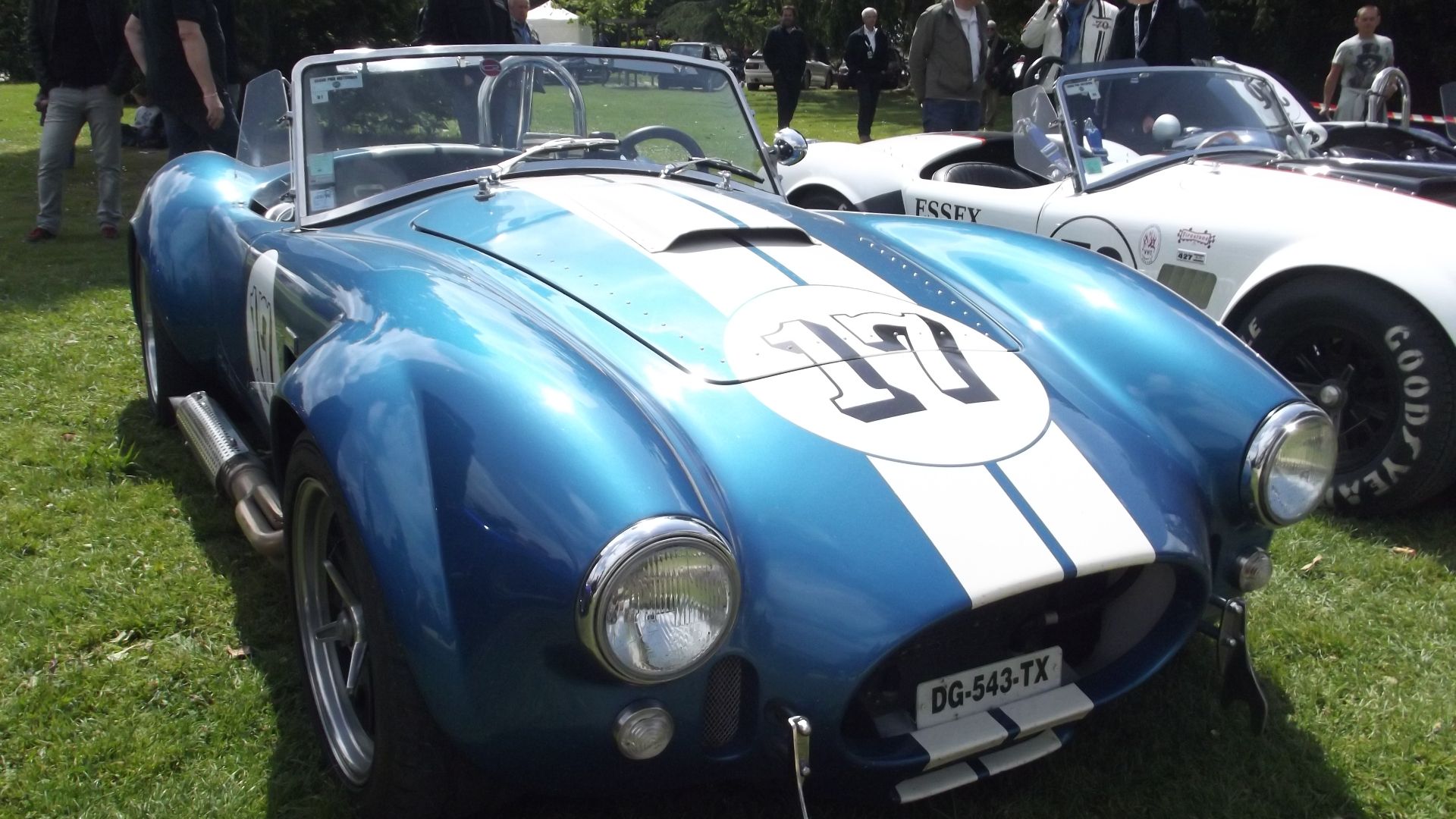 File:Shelby Cobra 427 17 front.jpg