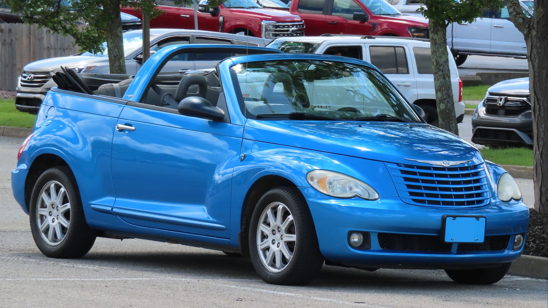 File:2008 Chrysler PT Cruiser convertible, front right, 05-18-2024.jpg