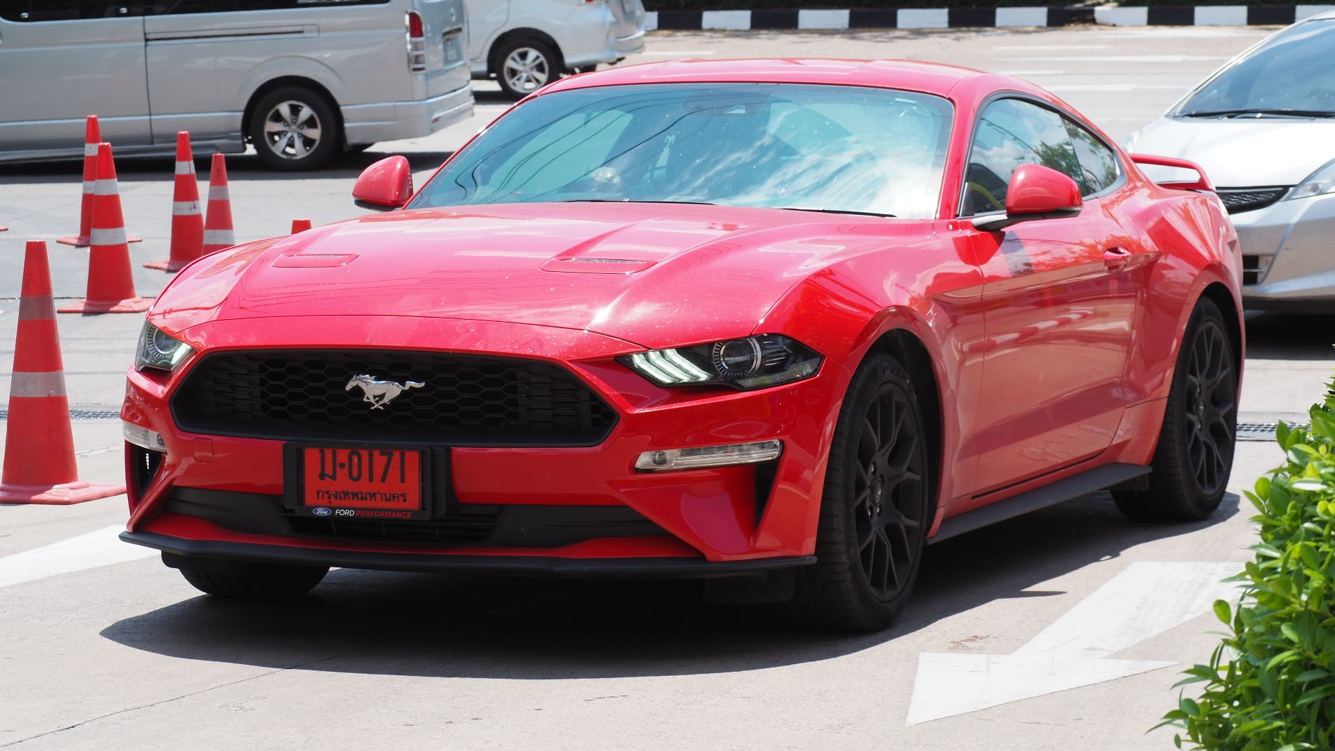 File:2018 Ford Mustang 2.3L EcoBoost Coupe Performance Pack.jpg