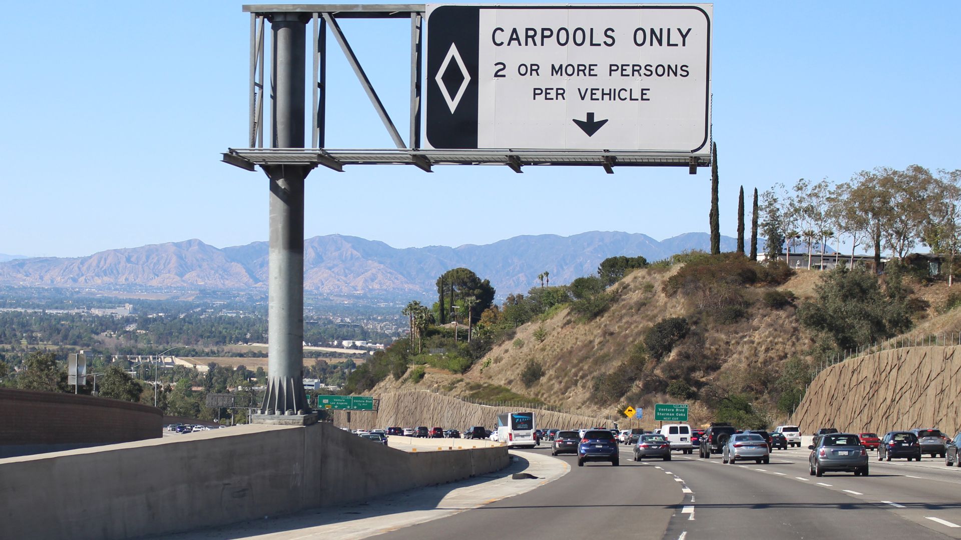 File:Interstate 405 Carpool Lane Sign.jpg